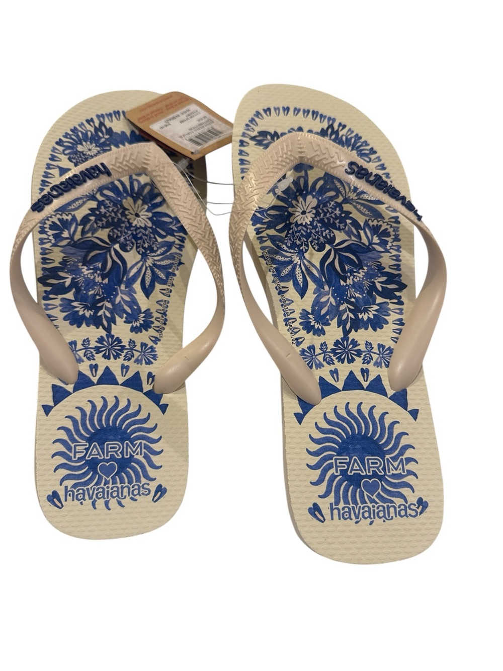 Havaianas x Farm Rio Women's Cream Flip Flops with Blue Floral Print - Picture 5 of 6